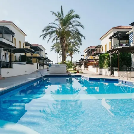 Aphrodite Gardens No.9 Luxury Apt * Пафос