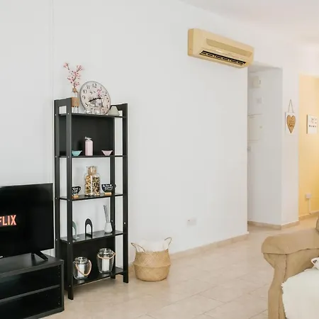 Апартаменты Aphrodite Gardens No.9 Luxury Apt *